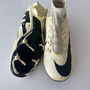 Nike  Cream and Black grass turf cleats